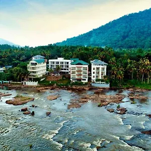 Athirapilly River Athirappilly